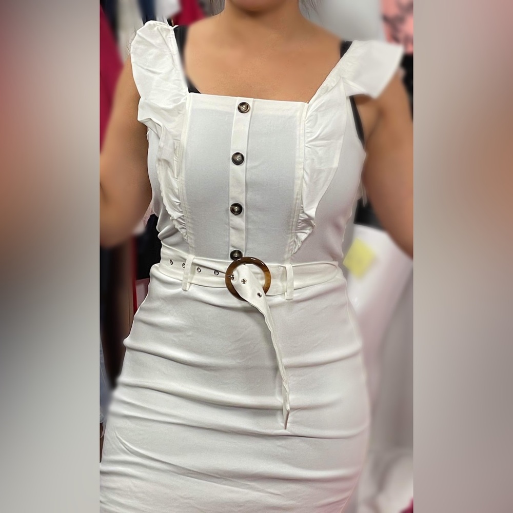 "White Ruffle or Shrug 'Em" Fitted Stretchy Dress/ Vestido Ajustado Blanco